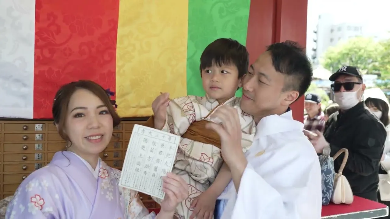 淺草，三歲孩子的第一次和服｜家族三人留下的那一天